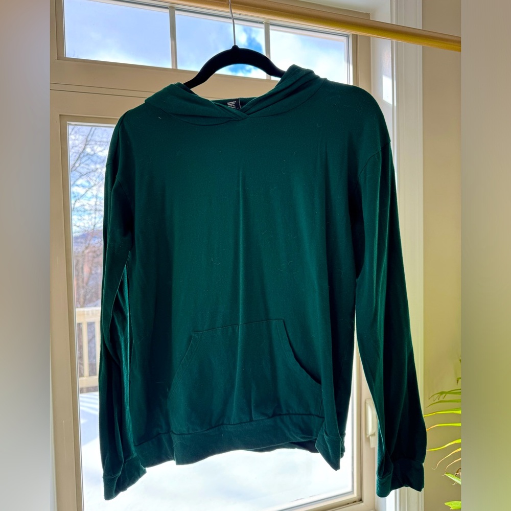 Emerald Green Hoodie
Size S
Brand: Forever 21